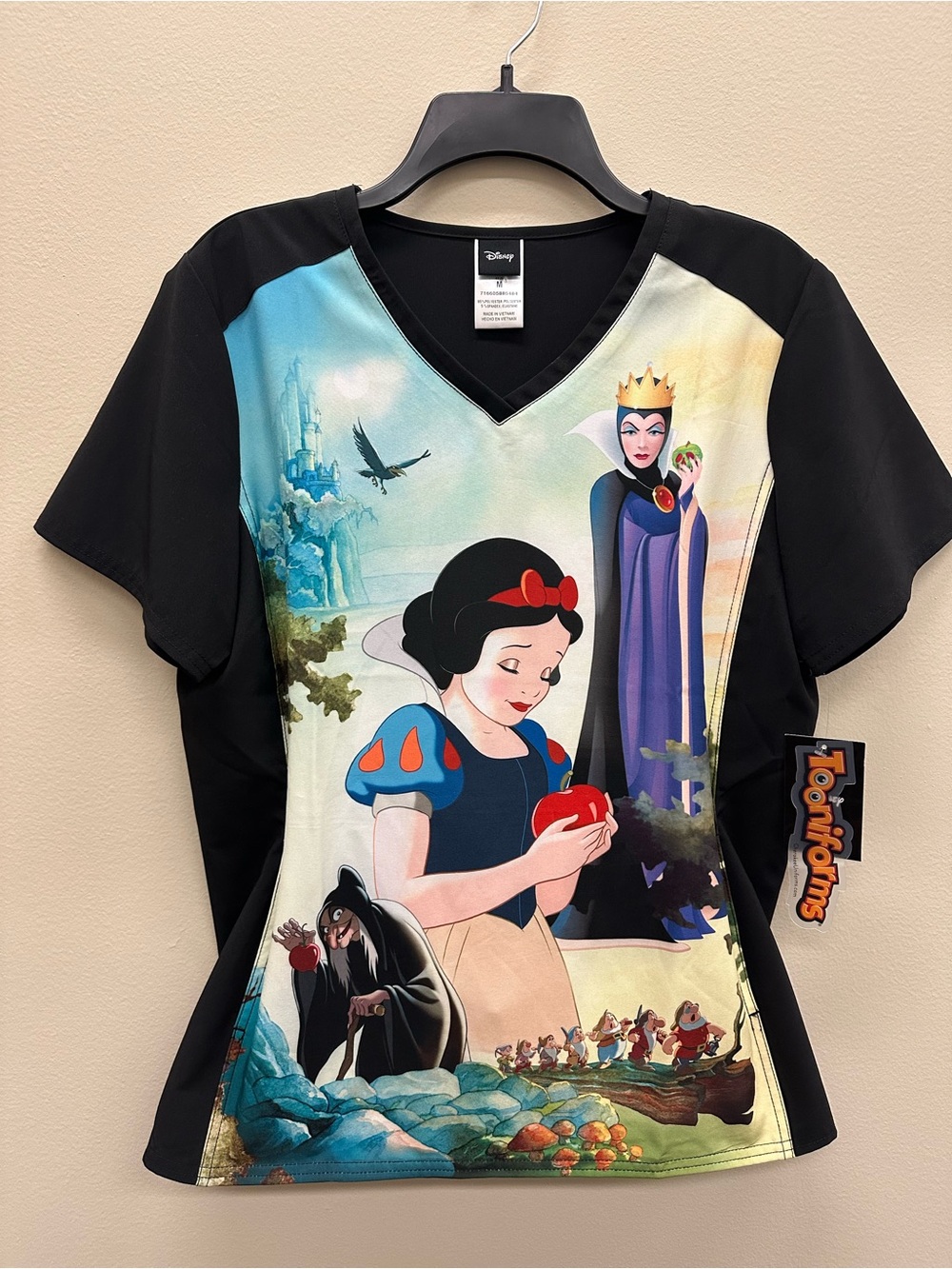 Disney Snow White Cherokee Scrub Top Tooniforms Size Medium NEW